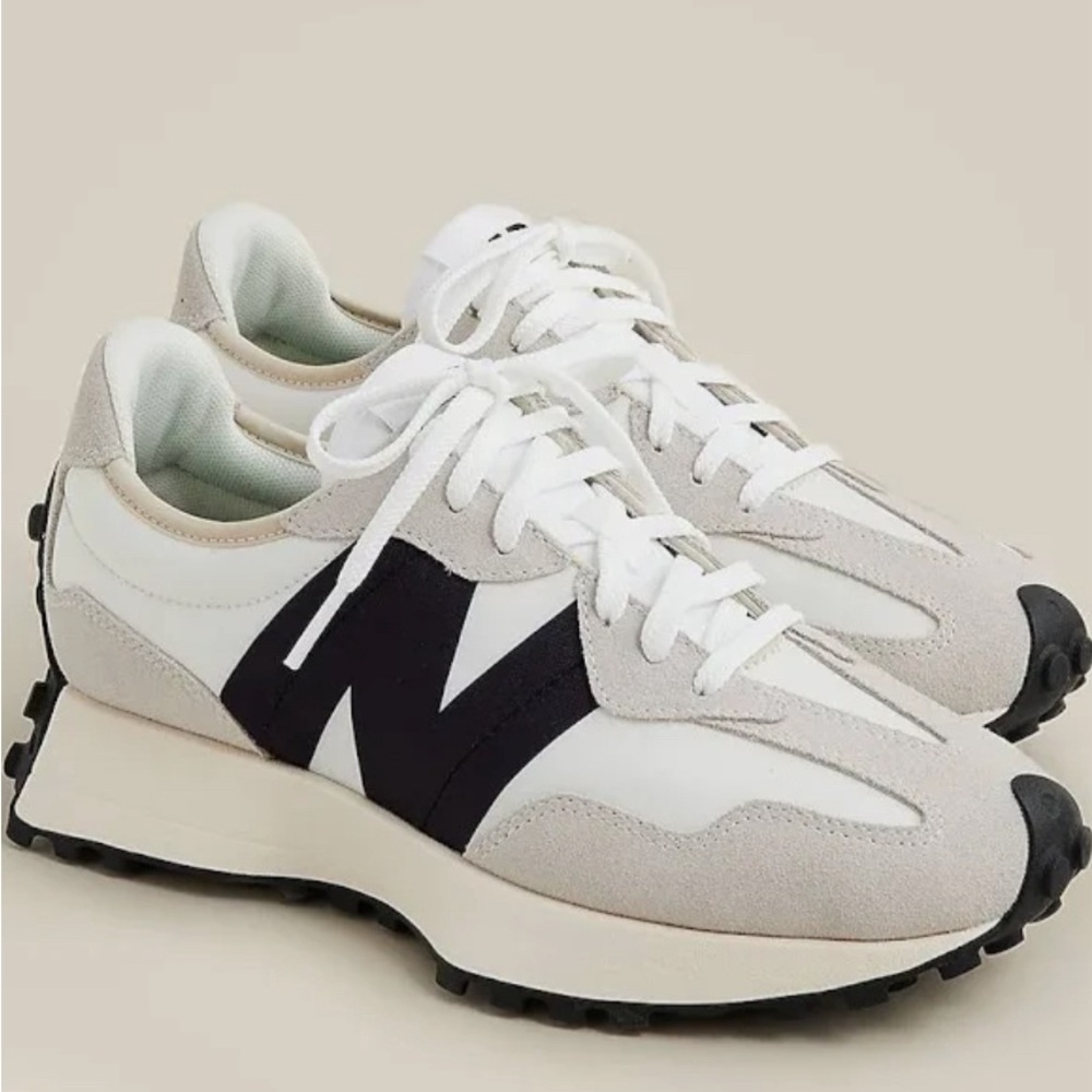 New Balance 327  women’s size 7 boys size 5.5